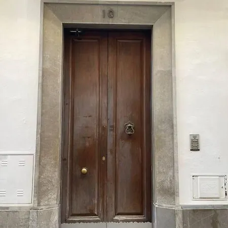 1 Cozy Bedroom In Center Jerez Apartment *