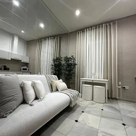 1 Cozy Bedroom In Center Jerez *